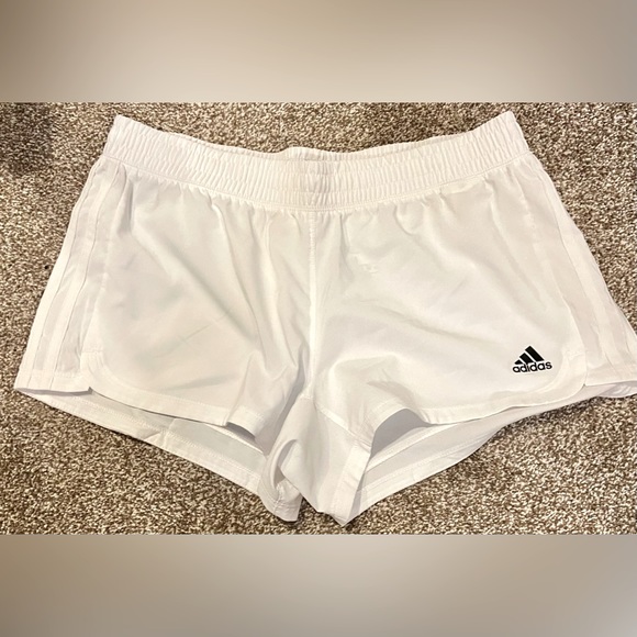 adidas Aeroready Athletic Medium Shorts Women's White New without Tags - Picture 1 of 4